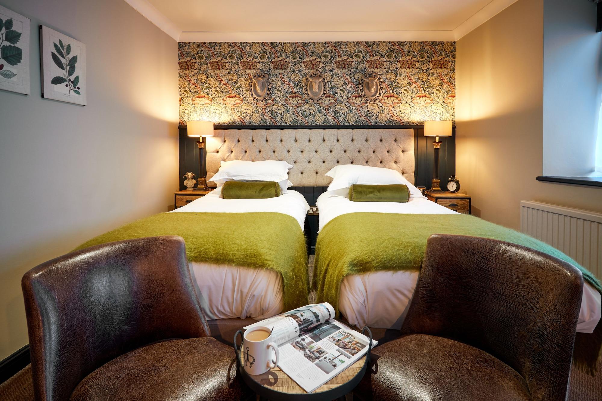 The Fleece At סירנססטר מראה חיצוני תמונה A room at The Swan