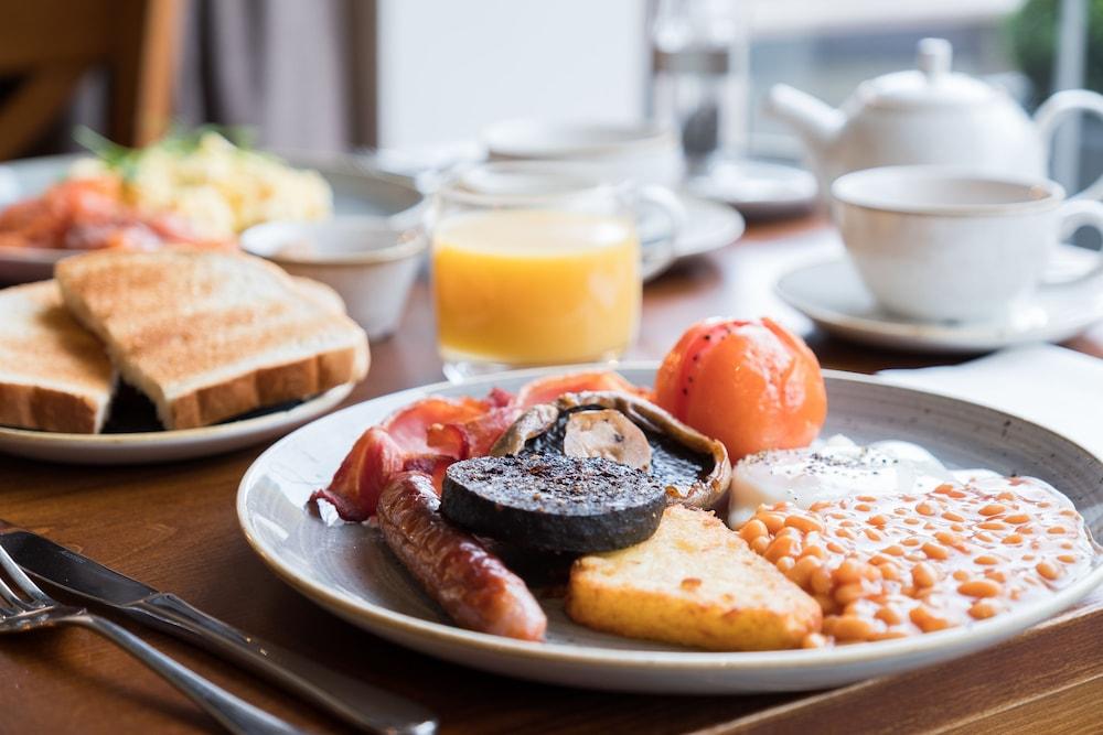 The Fleece At סירנססטר מראה חיצוני תמונה English breakfast