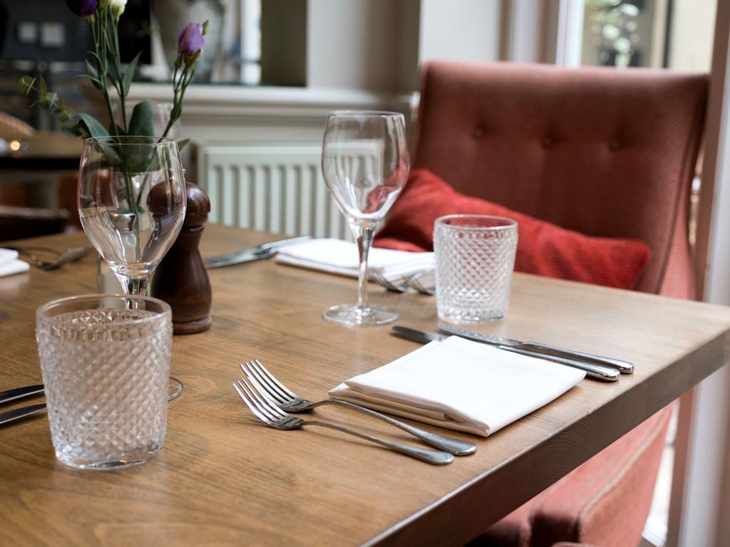 The Fleece At סירנססטר מראה חיצוני תמונה The restaurant at The Old parsonage