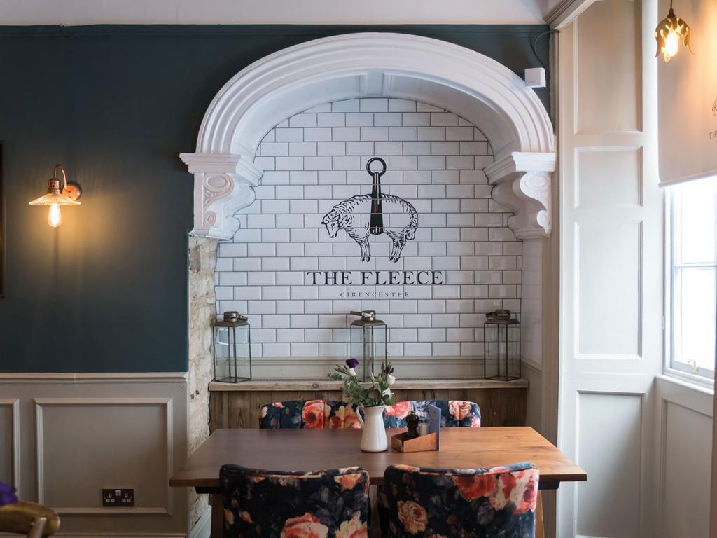 The Fleece At סירנססטר מראה חיצוני תמונה The Fleet Inn